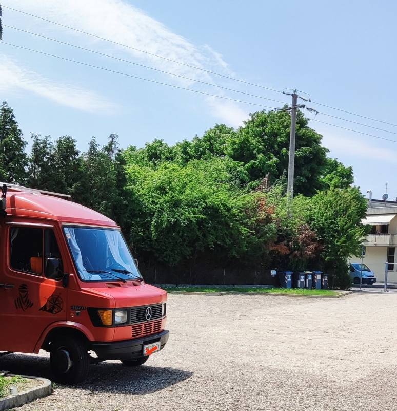 Il graticolato — Campervan Site in Pianiga (Venezia)