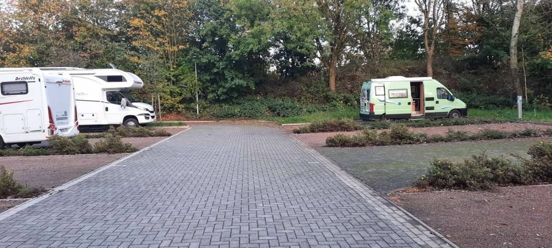 Stellplatz am Stadtsee Sulingen — Campervan Site in Sulingen