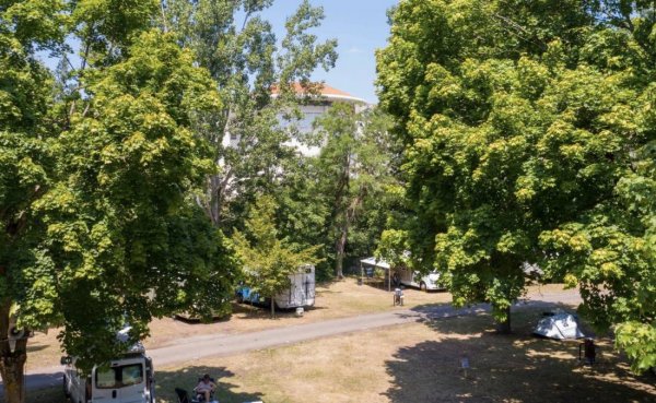 Camping du Puy-en-Velay - Terracamps *** — Foto 2