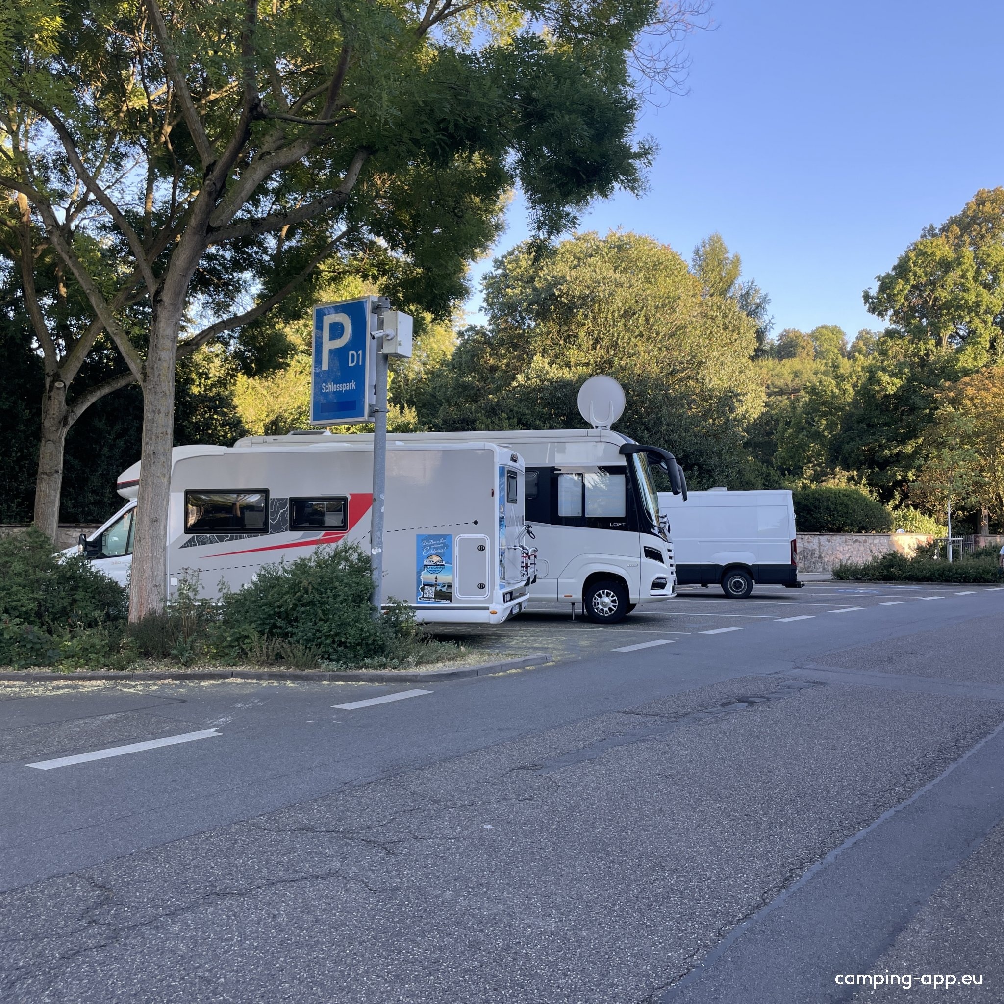 Parkplatz am Schloßpark — Sp. parking dla kamperów in Weinheim