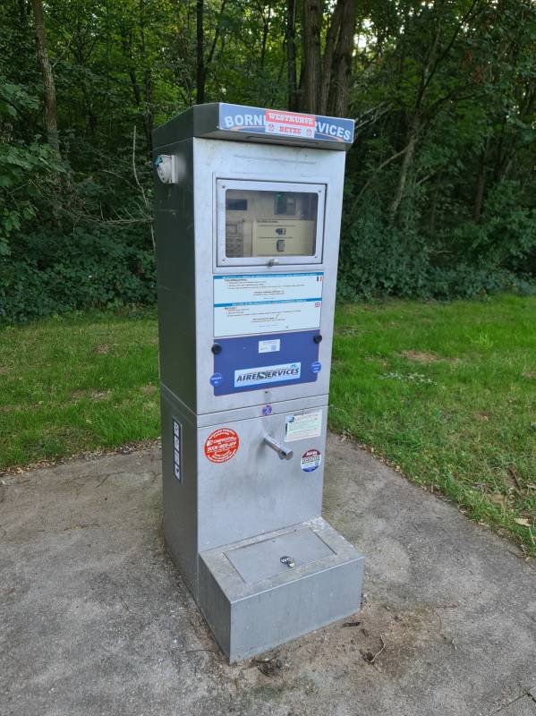 Aire de Camping Cars Montceau-les-Mines — Photo 6