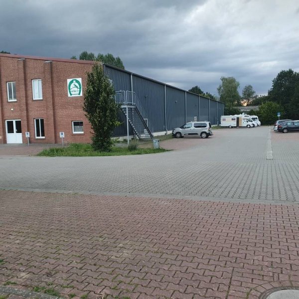 Stellplatz an Emshalle — Zdjęcie 2