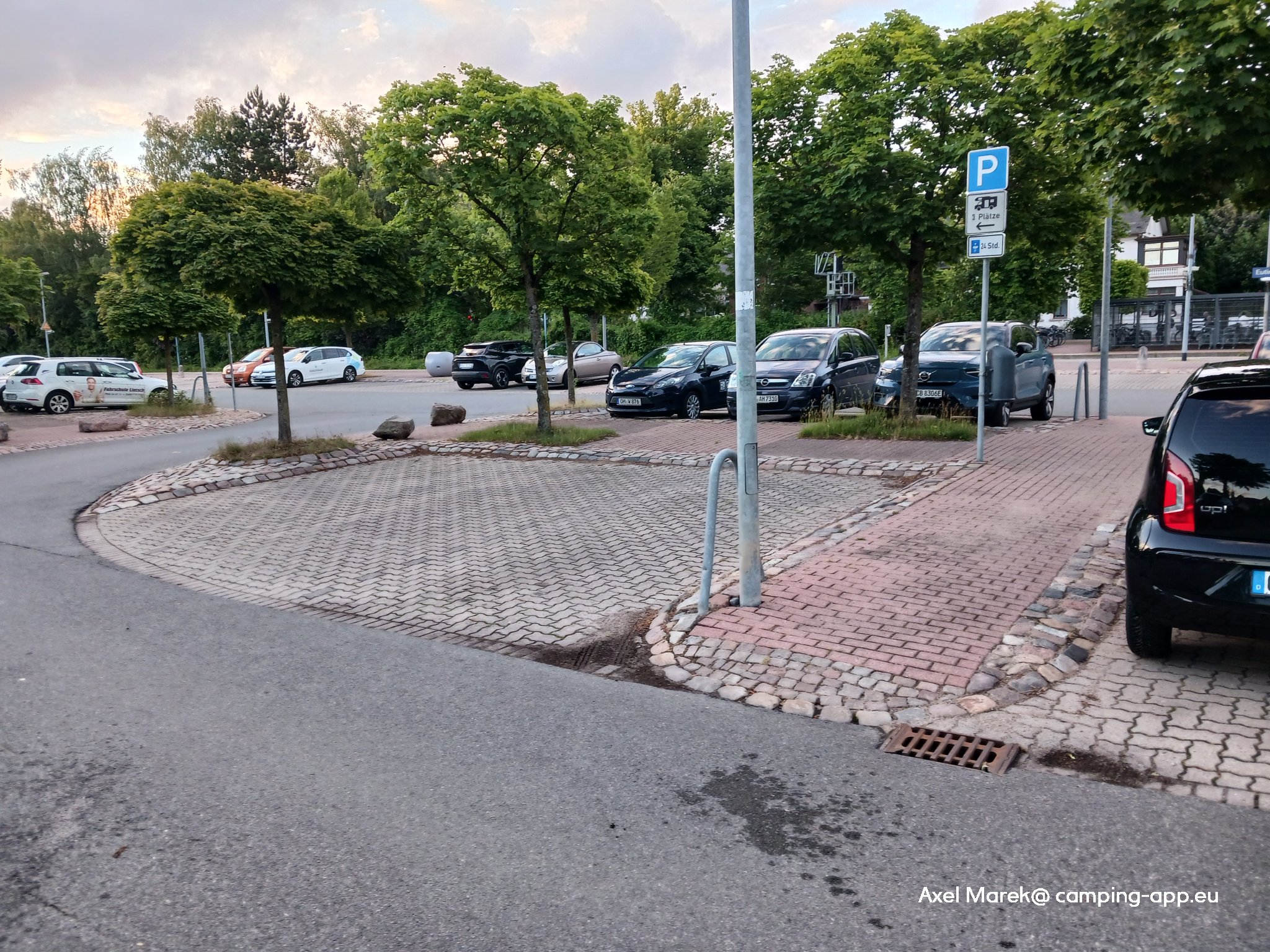 Übernachtungsparkplatz am Bahnhof Eutin (p6) — Overnight-parking in Eutin