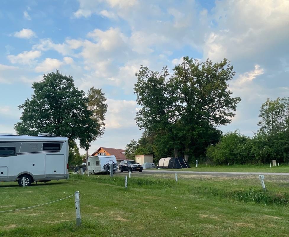 Stellplatz am Knaus Campingpark Hünfeld — 快速停止 in Hünfeld-Herbertshöfe