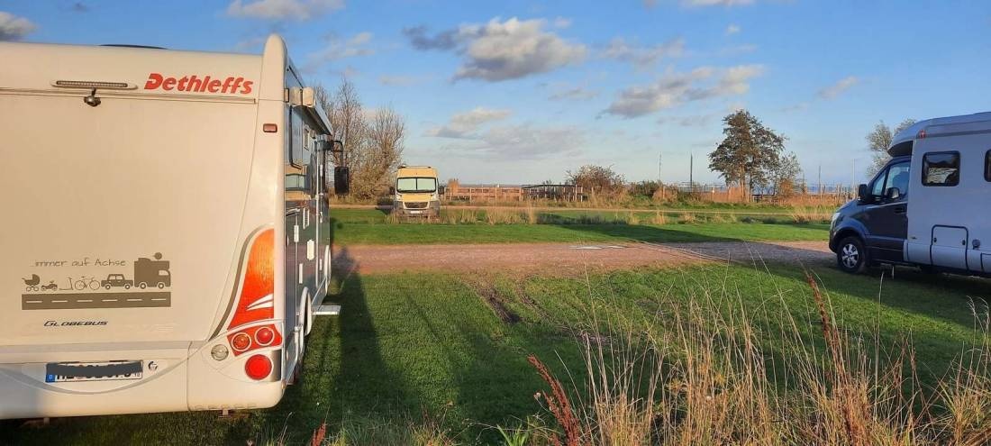 Henkens Reisemobil-Stellplatz  Butjadingen — Bobilplass in Butjadingen-Fedderwardersiel