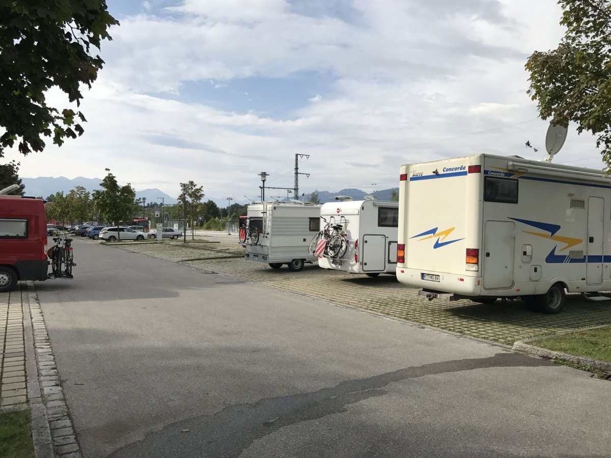 Stellplatz am Bahnhof Murnau am Staffelsee — Sp. parking dla kamperów in Murnau