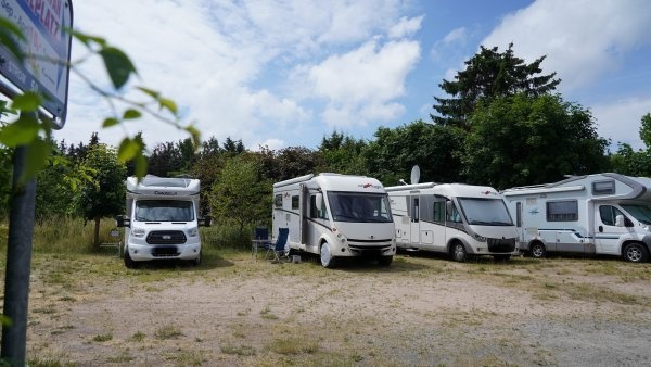 Übernachtungsparkplatz Gartenweg Bansin — Bobilplass in Heringsdorf