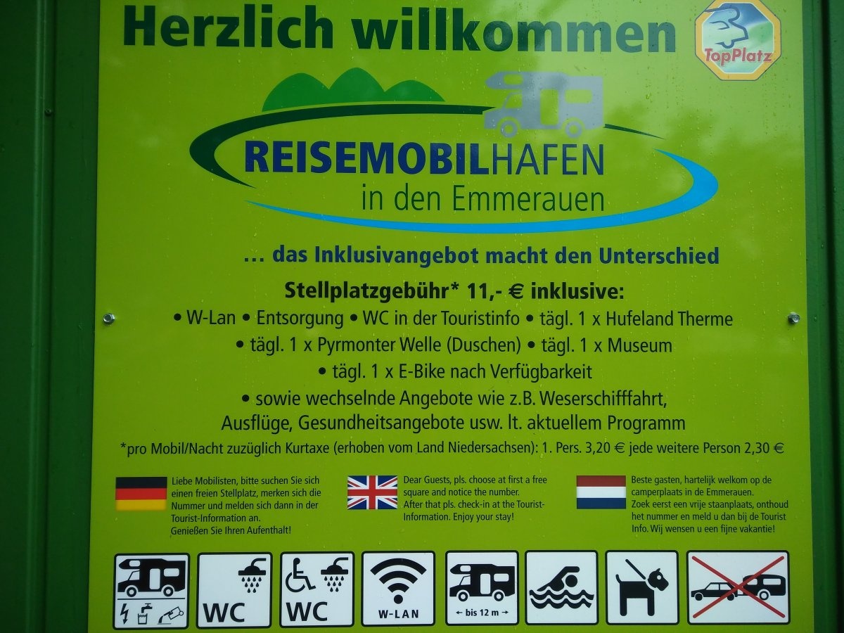 Reisemobilhafen an den Emmerauen Bad Pyrmont — Aire camping car in Bad Pyrmont-Oesdorf