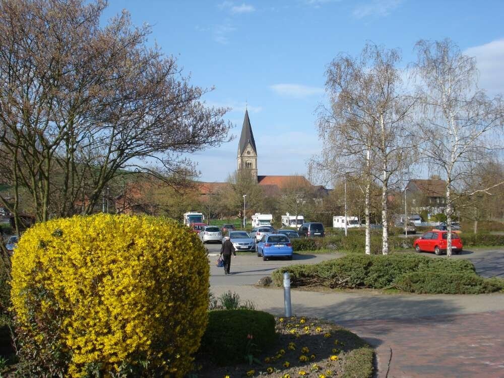 Stellplatz am Solebad Bad Salzdetfurth — Aire camping car in Bad Salzdetfurth