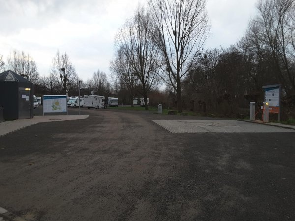 Stellplatz Badeparadies Eiswiese — Ställplats in Göttingen