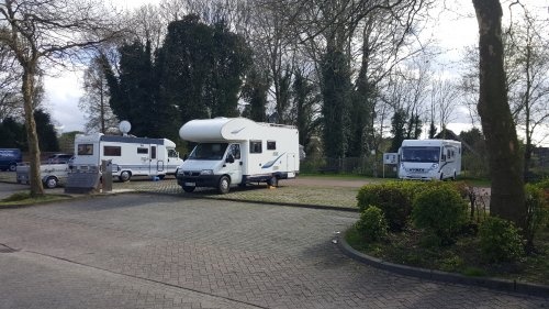 Stellplatz Bunde — Karavan Sitesi in Bunde