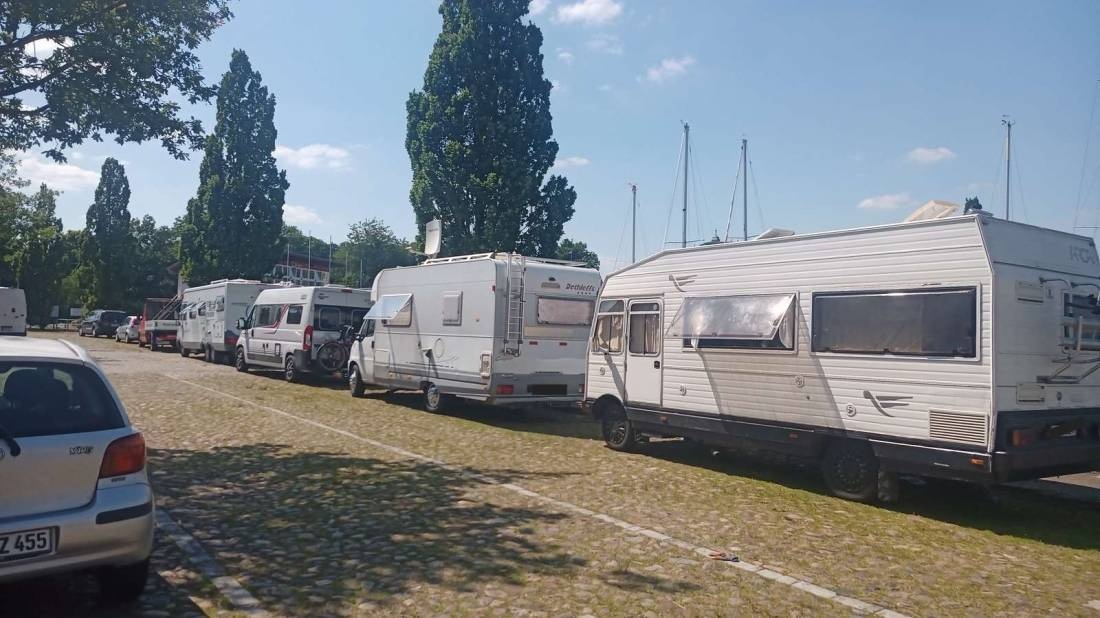 Stellplatz am Binnenhafen Brake — Camperplaats in Brake