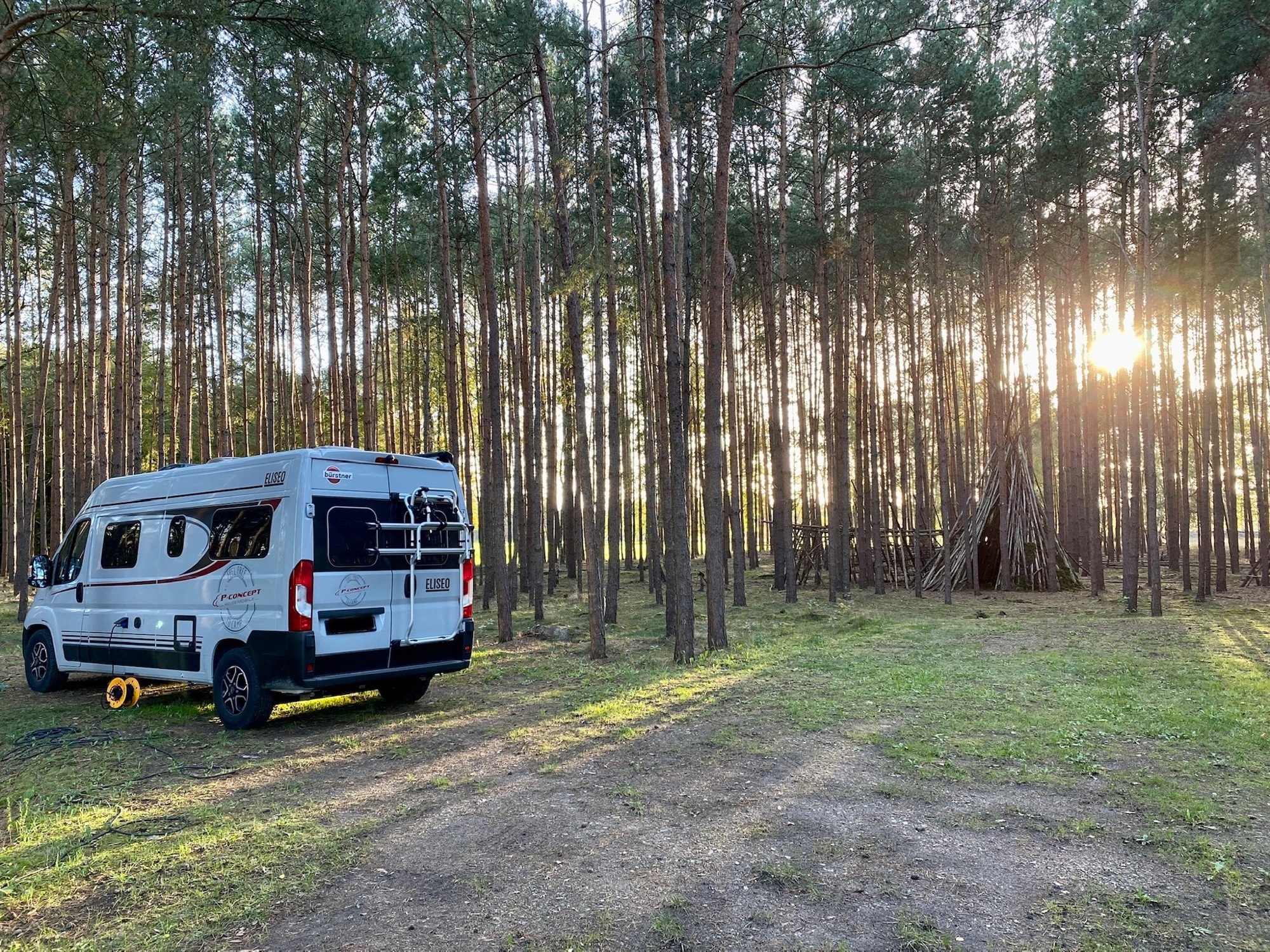 Stellplatz am Nemitzer Heidehaus Trebel — Campervan Site in Trebel
