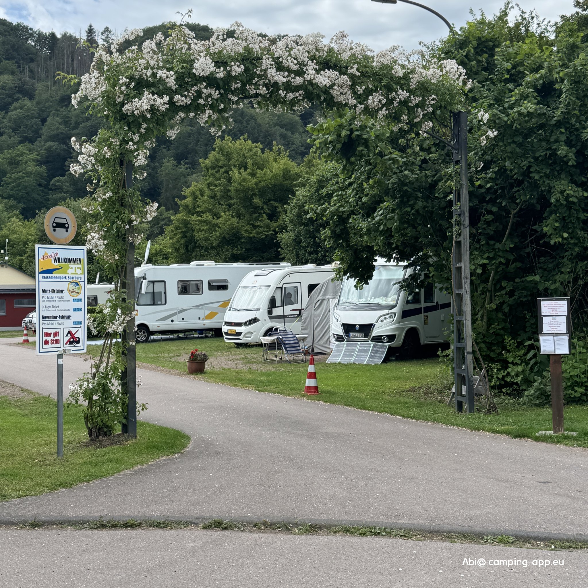 Reisemobilpark Saarburg — Foto 2