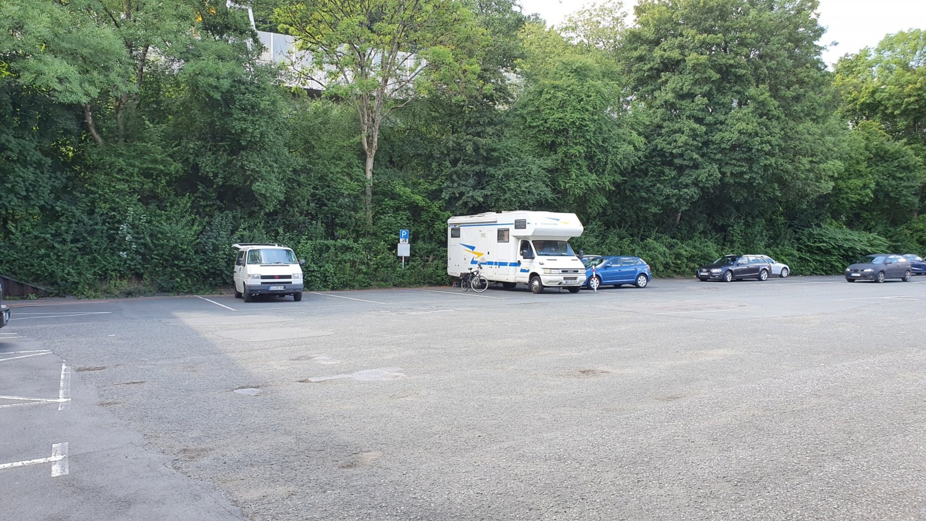 Stellplatz am Hallenbad Siegen — Camperplaats in Siegen