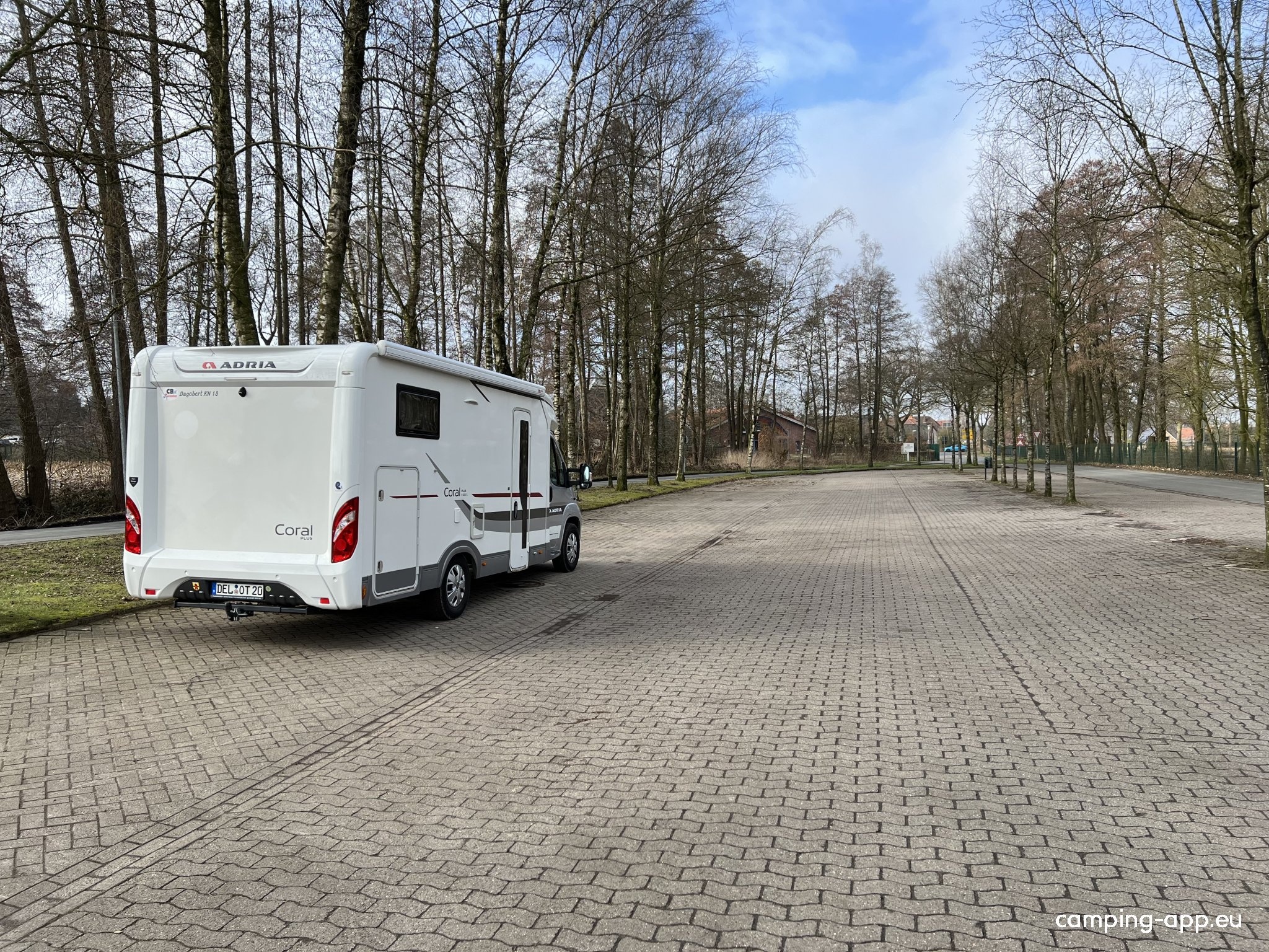 Übernachtungsparkplatz Steinfeld — Ställplats in Steinfeld