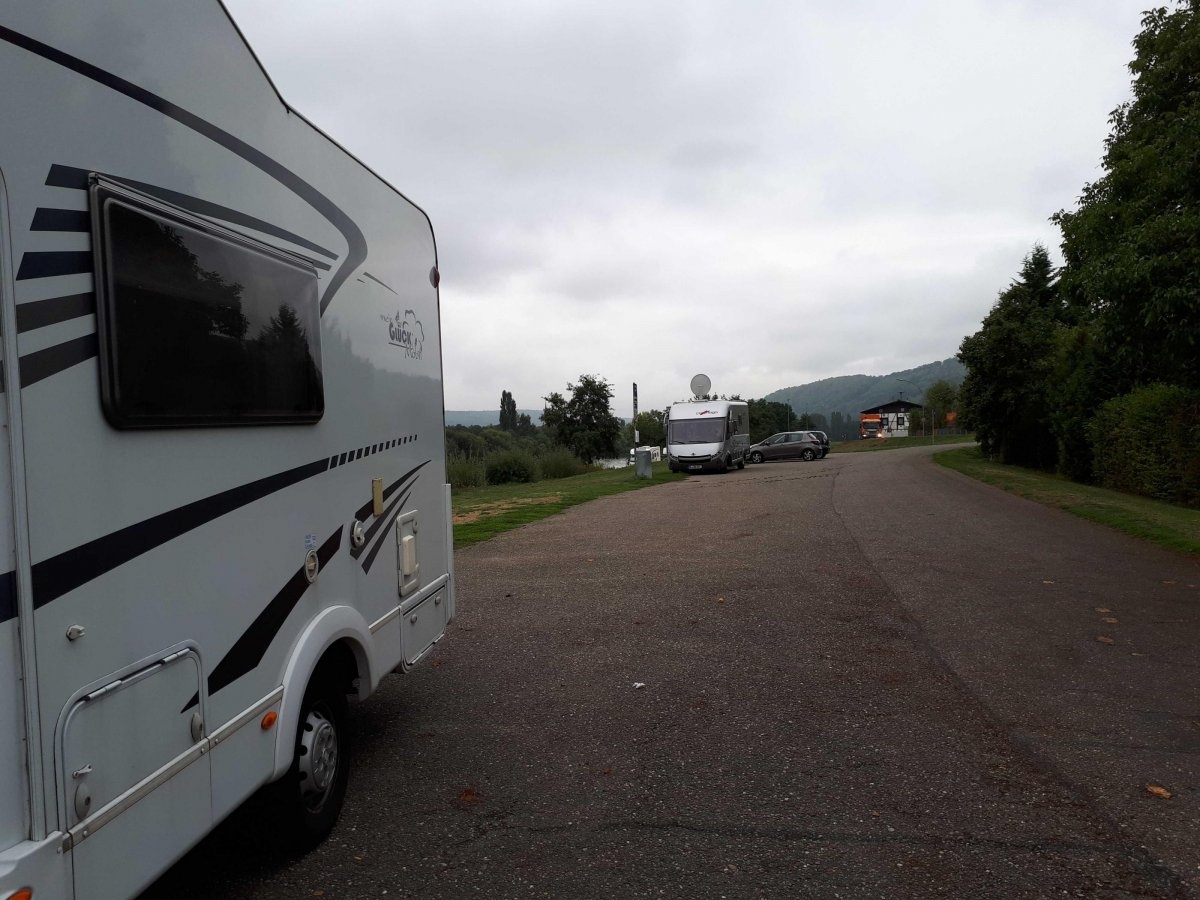 Übernachtungsparkplatz Obrigheim — Campervan Site in Obrigheim