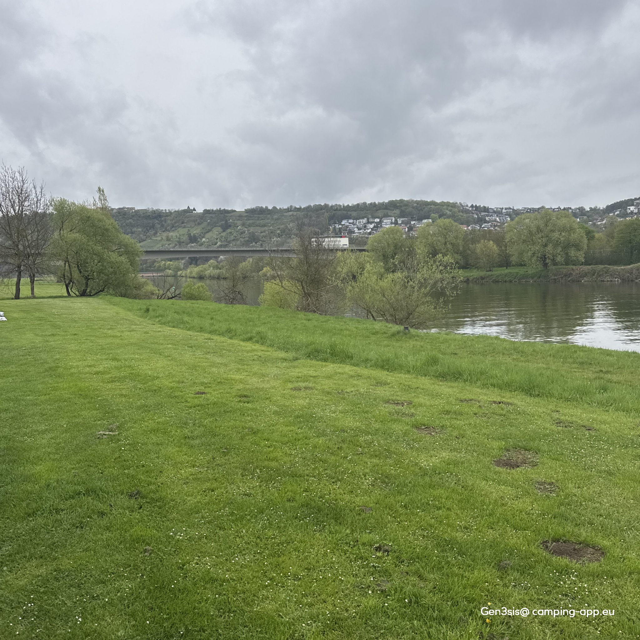 Übernachtungsparkplatz Obrigheim — Photo 3