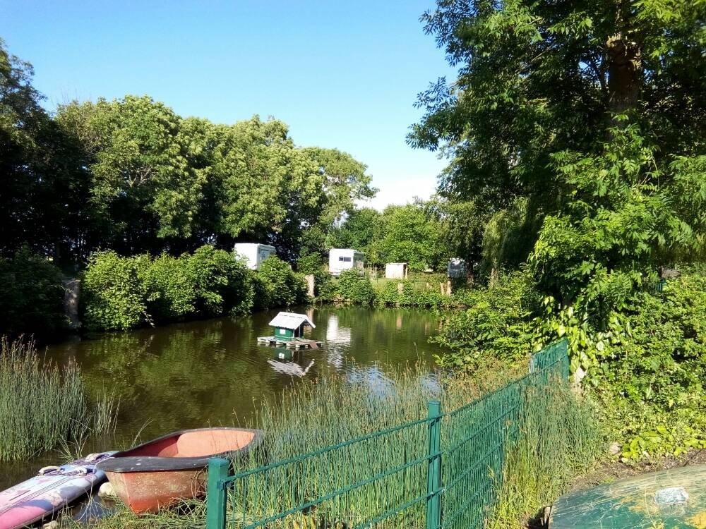 Stellplatz am Mittehof Höper Fehmarn — Campervan Site in Fehmarn