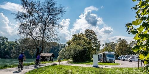 Stellplatz am Naturerlebnisbad Murg — Camperplads in Murg