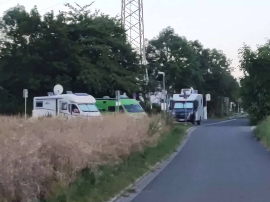 Stellplatz Fuldablick Niestetal — Karavan Sitesi in Niestetal