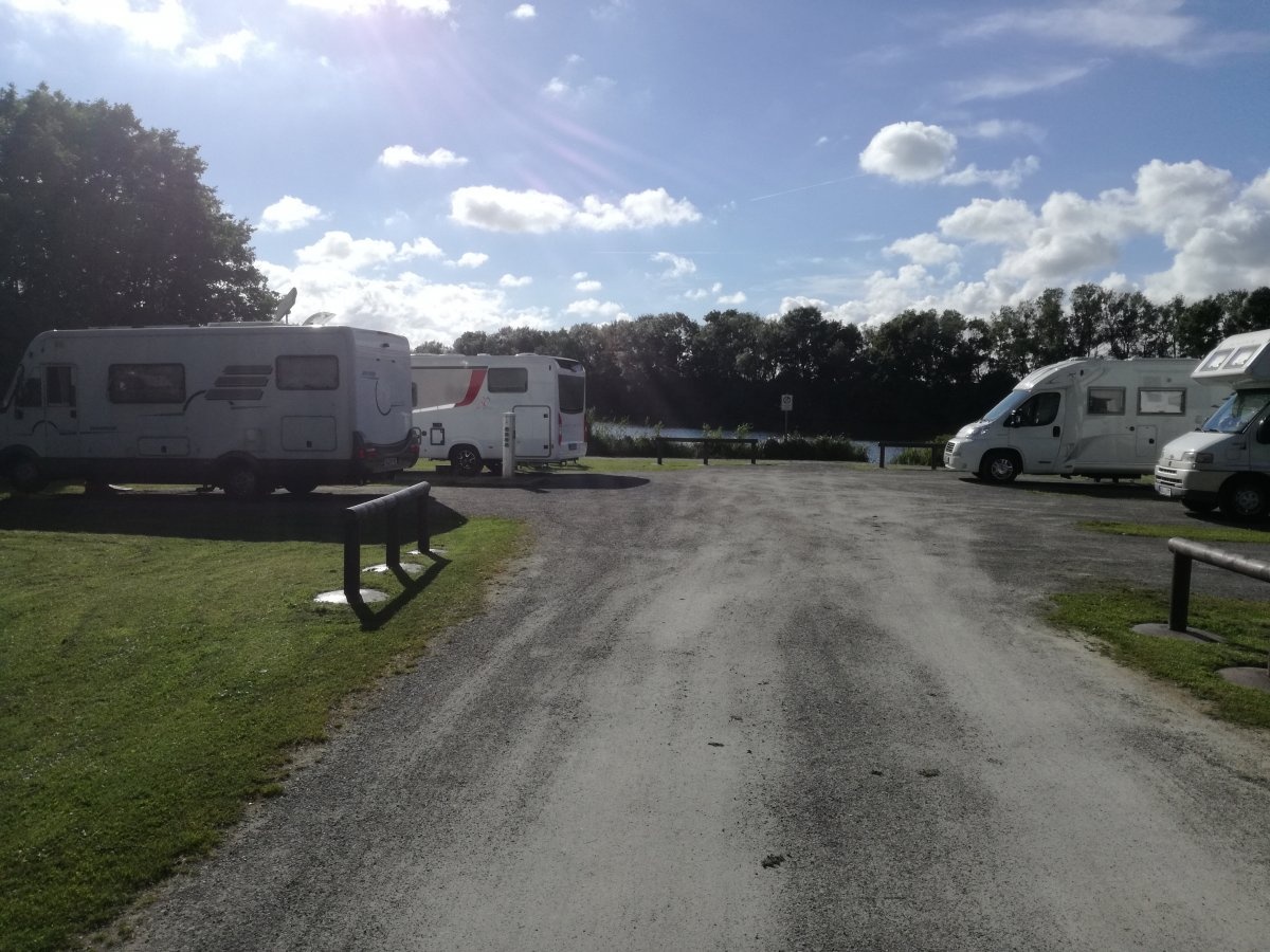 Womostellplatz am Tjücher Moortun — Area di sosta in Marienhafe