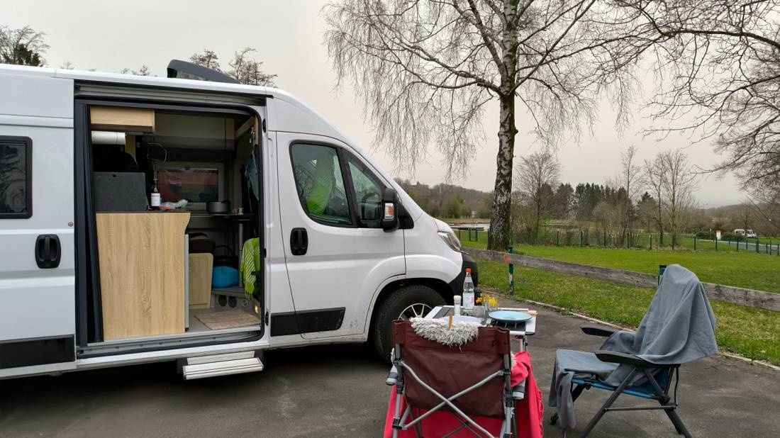 Reisemobil-Stellplatz Panoramablick Ulrichstein — Aire camping car in Ulrichstein