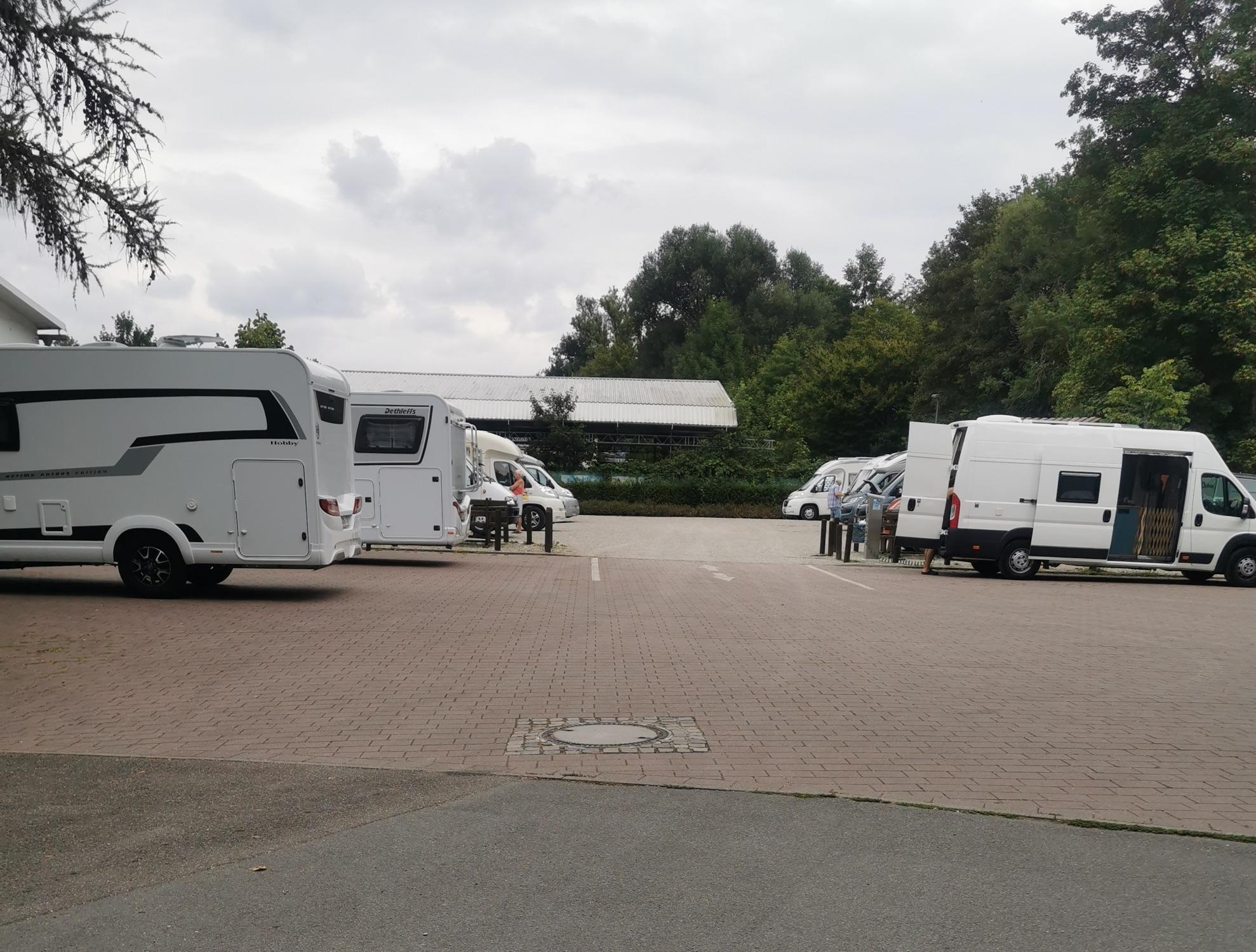 Stellplatz Wasemweg Mosbach — Sp. parking dla kamperów in Mosbach