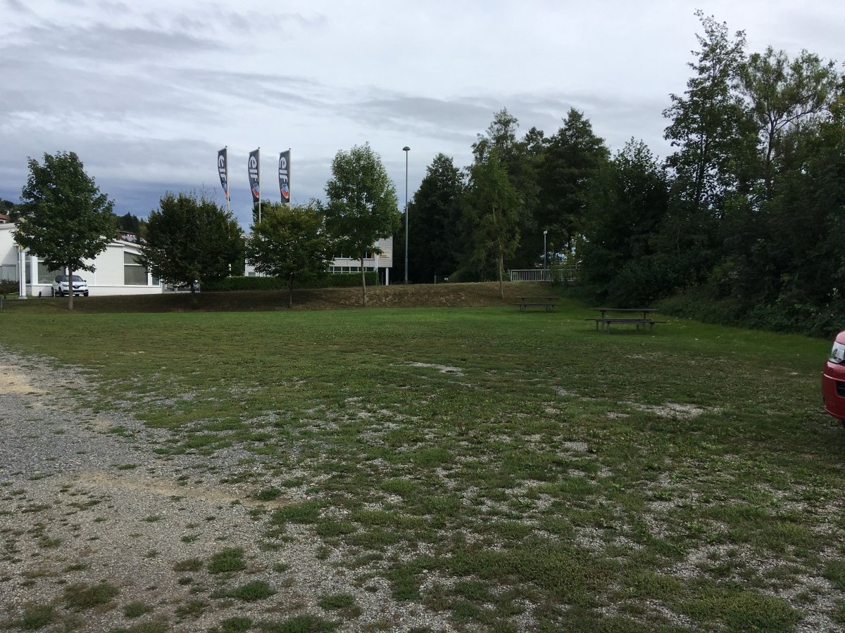 Übernachtungsparkplatz Neckarbischofsheim — Campervan Site in Neckarbischofsheim