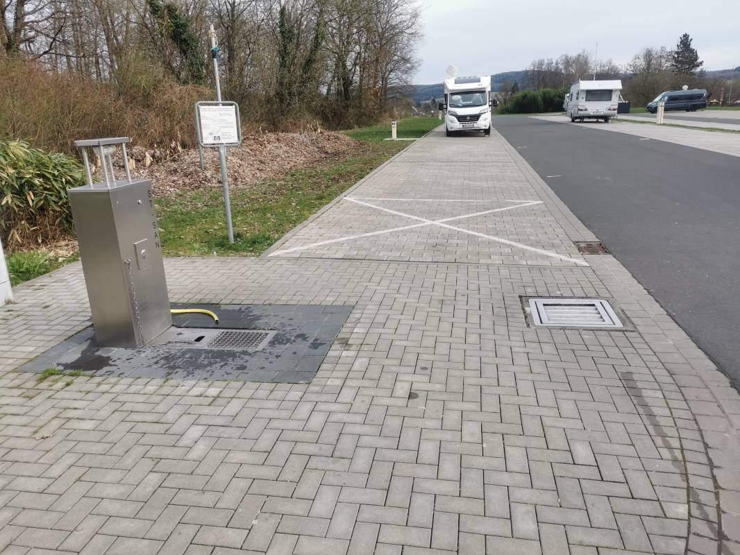 Stellplatz am Kurpark Bad Soden-Salmünster — Camperplaats in Bad Soden-Salmünster-Bad Soden