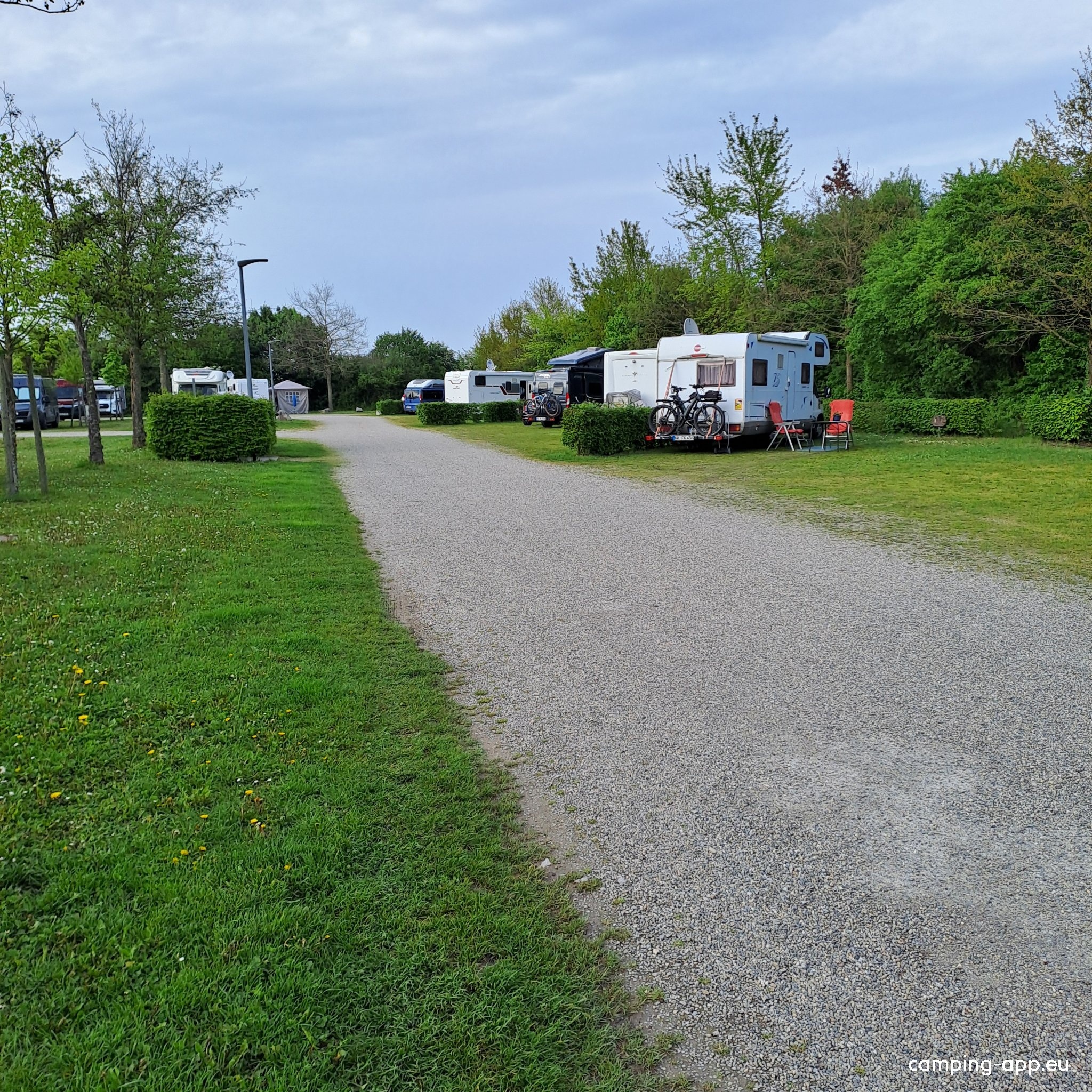 Stellplatz am Freizeitcenter Oberrhein Rheinmunster — Camperplaats in Rheinmünster