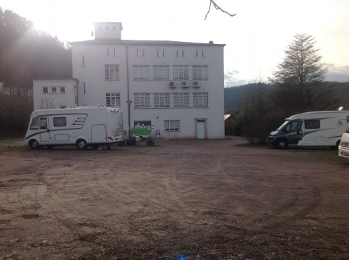 Stellplatz am Deutschen Schuhmuseum — Campervan Site in Hauenstein