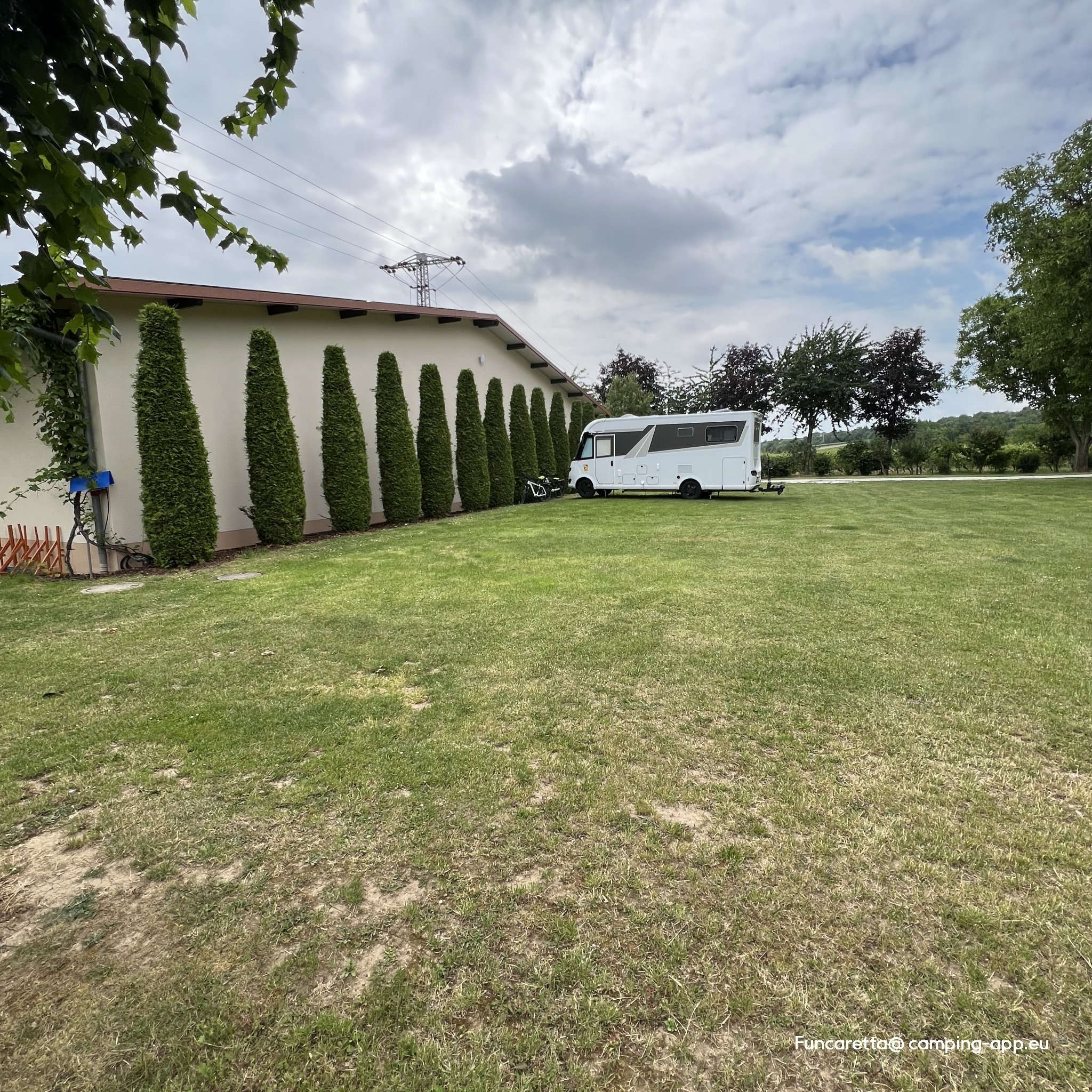 Stellplatz am Weingut Schauf Katharinenhof — Vinařství in Guntersblum