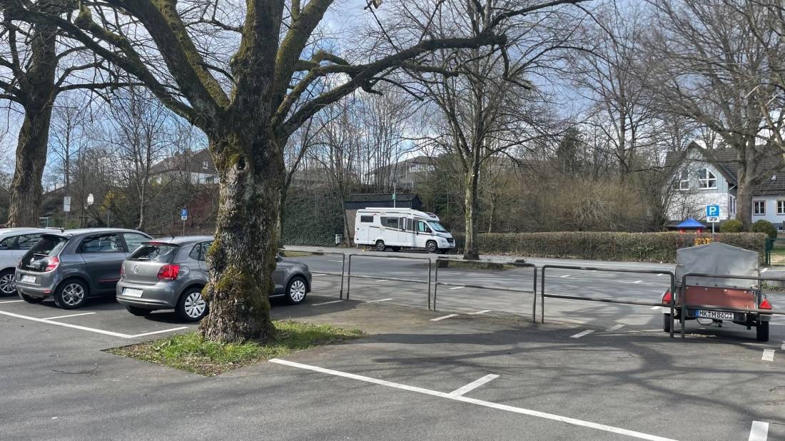 Stellplatz an der Musikschule Meinerzhagen — Karavan Sitesi in Meinerzhagen