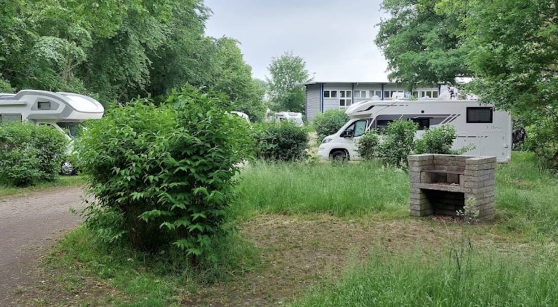 Stellplatz Bad am Stadtwald Neumünster — Bobilplass in Neumünster