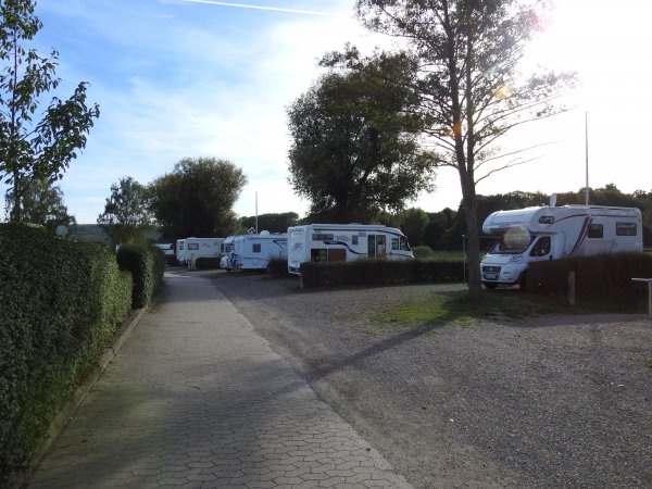 Stellplatz am Gasthaus Grohnder Fährhaus — Campingplatz in Emmerthal