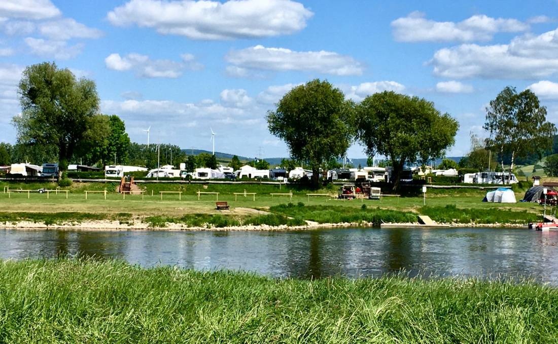 Stellplatz am Gasthaus Grohnder Fährhaus — Campingplats in Emmerthal