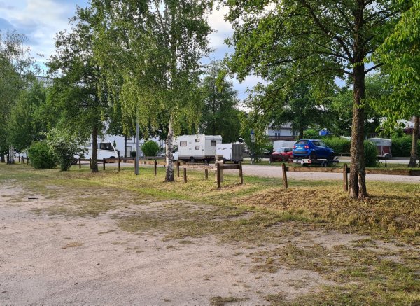 Stellplatz am Schwimmbad Achern — Foto 3