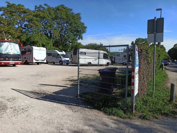 (geschlossen ab 19.4.26) Stellplatz am Rhein Worms — Photo 2