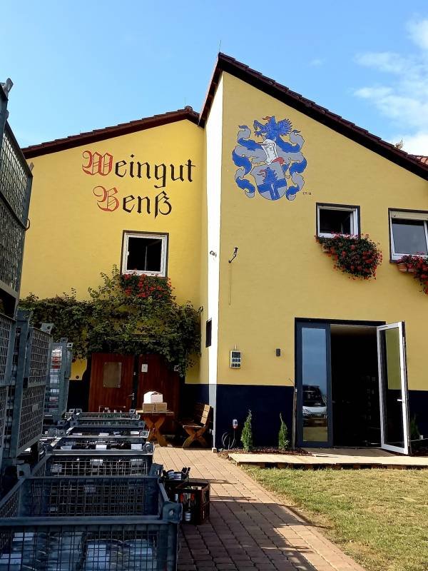 Übernachtungsparkplatz Weingut Benß Bockenheim — Fotografie 2
