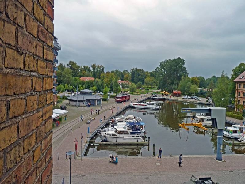 Reisemobilstellplatz Stadthafen Neustrelitz — Karavan Sitesi in Neustrelitz