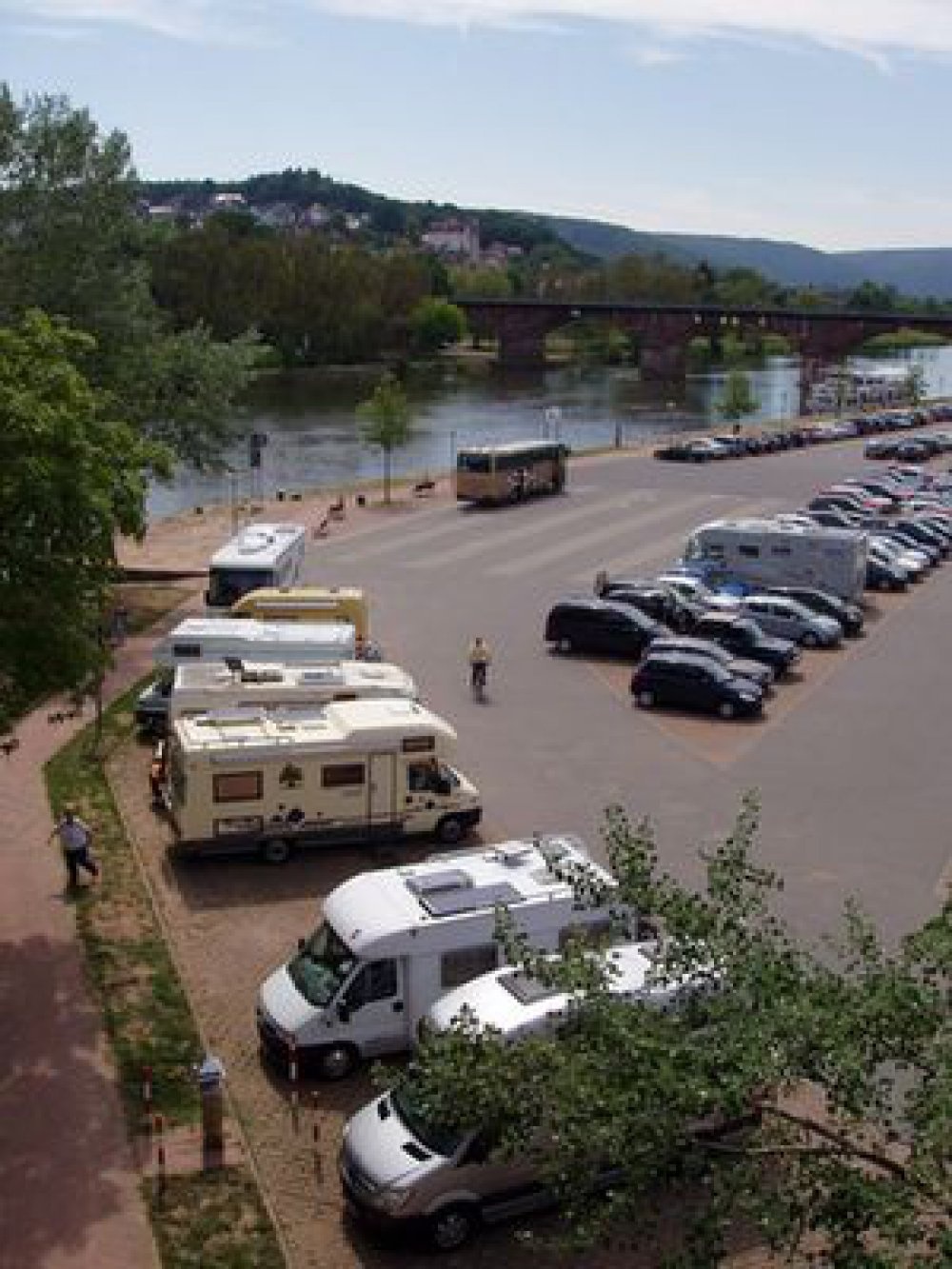 Stellplatz an der Lohrer Mainlände Lohr am Main — Area di sosta in Lohr am Main