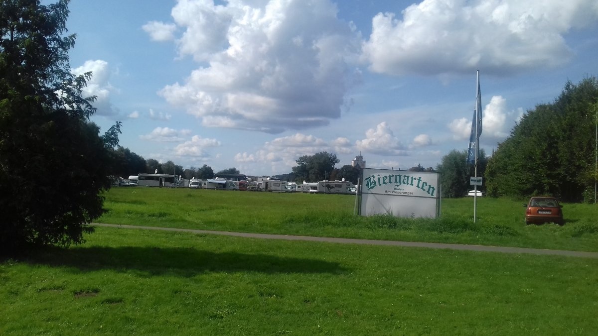 Stellplatz am Weseranger Rinteln — Bobilplass in Rinteln