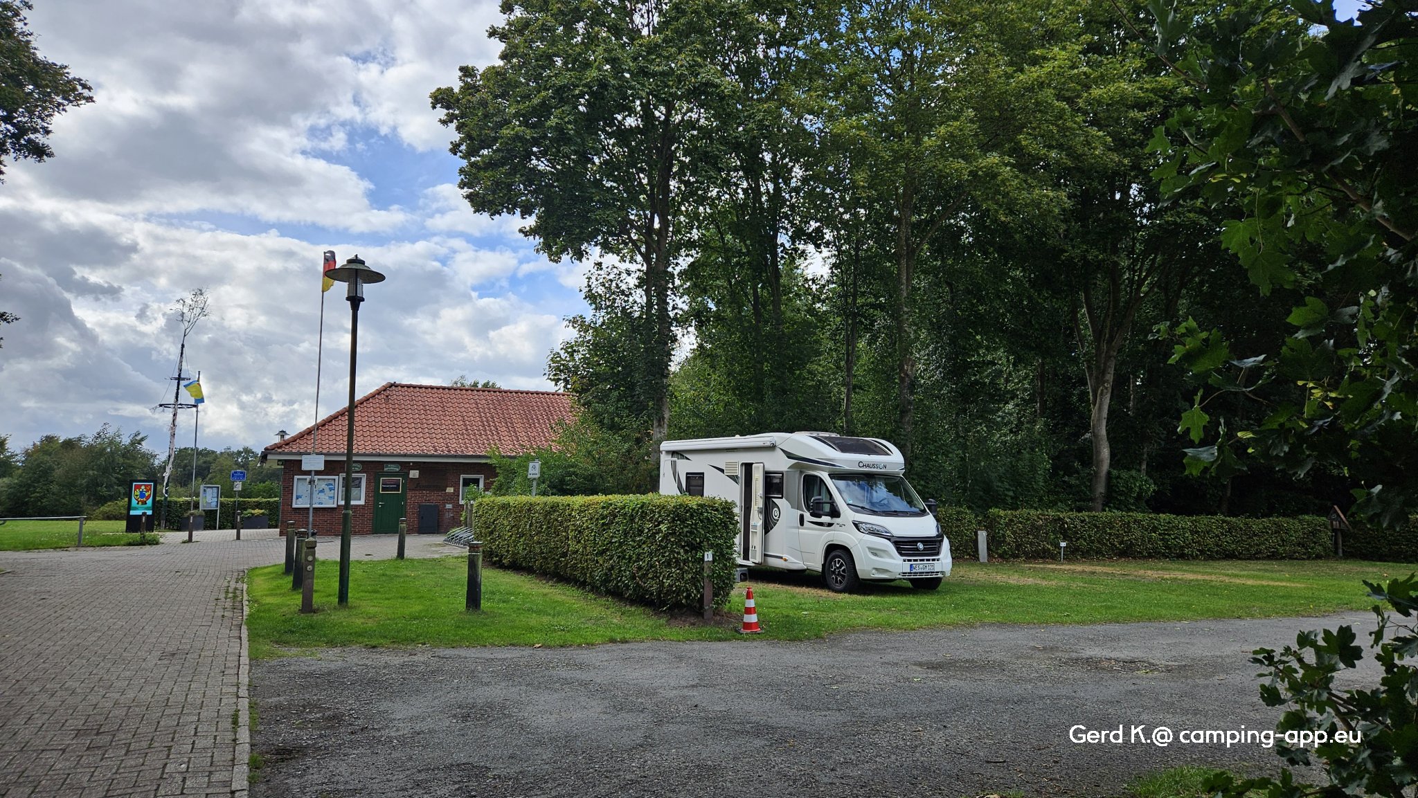 Stellplatz Maiglöckchensee Saterland — Campervan Site in Saterland-Scharrel