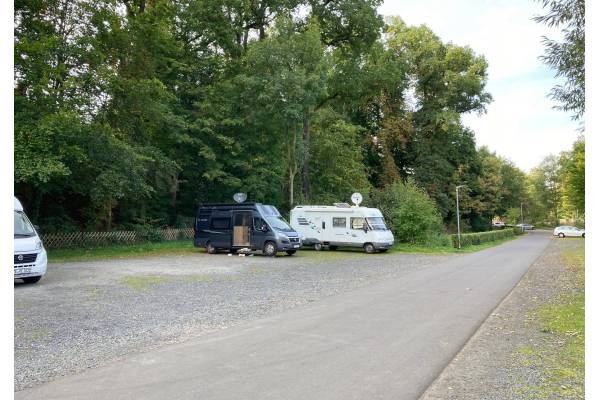Stellplatz am Damenweg — Karavan Sitesi in Schlitz
