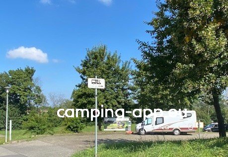 Stellplatz Schlossplatz Külsheim — Campervan Site in Külsheim