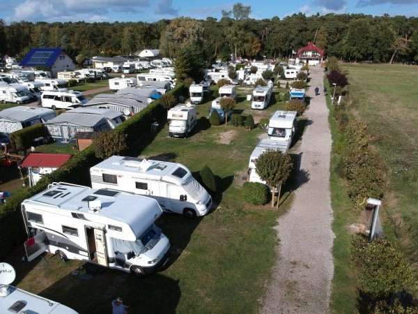 Krämers Wohnmobilhafen Boltenhagen — Karavan Sitesi in Boltenhagen