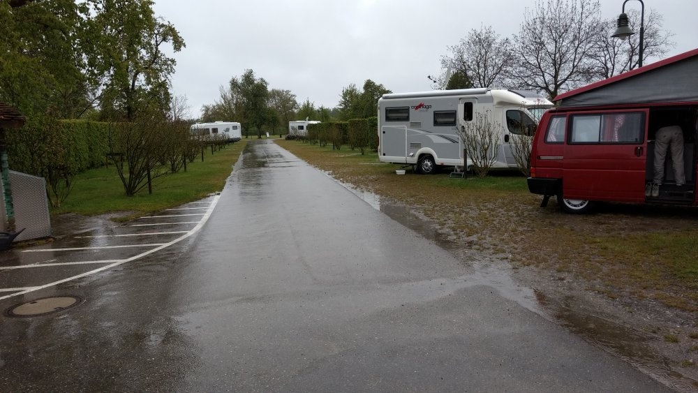 Stellplatz Dorfkrug Kressbronn — Campervan Site in Kressbronn am Bodensee