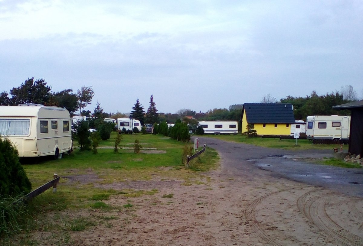 Campingplatz an den Stranddünen Ennen — Campingplass in Dierhagen