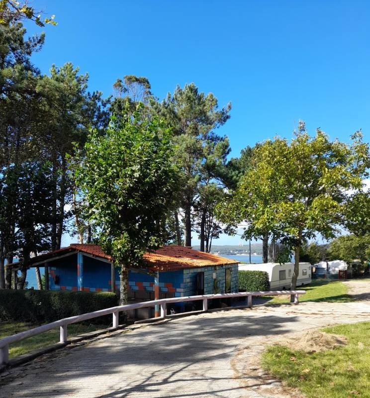 Camping Playa Barreira Leis — Kemp in Muxía / Galicia